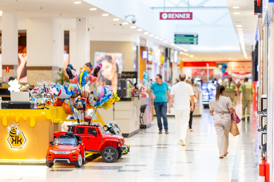 Vagas de Fim de Ano em Shoppings: Como Garantir o Seu Emprego Temporário nas Festas